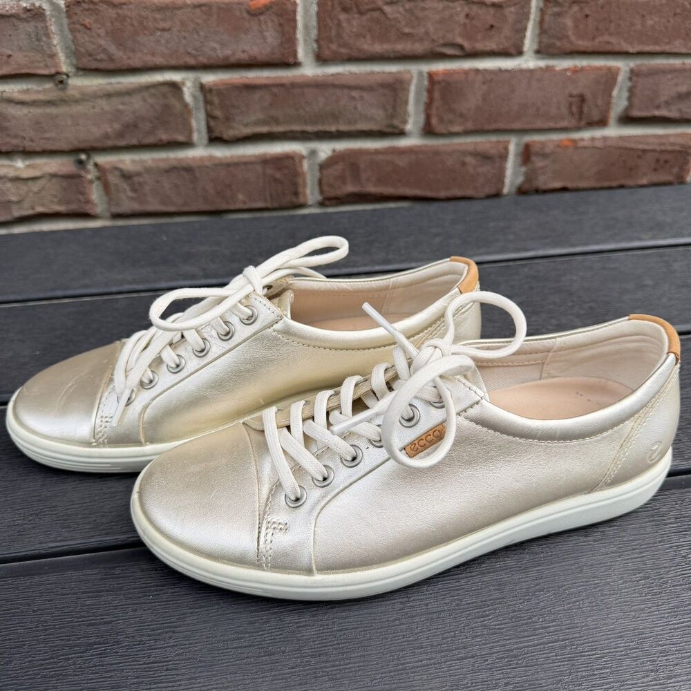 ECCO Soft 7 Women’s 38 US 7-7.5 Gold Metallic Leather Lace Up Walking Sneakers